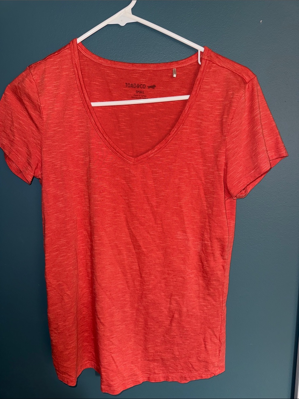 Toad&Co Red Short Sleeve V-Neck Tee